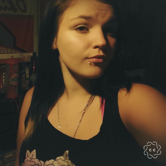 Meet your Posher, Carly - Picture 1 of 1